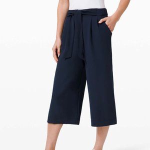 Lululemon Noir Crop Size 10 True Navy